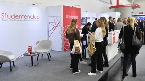 Studierende auf der Expopharm